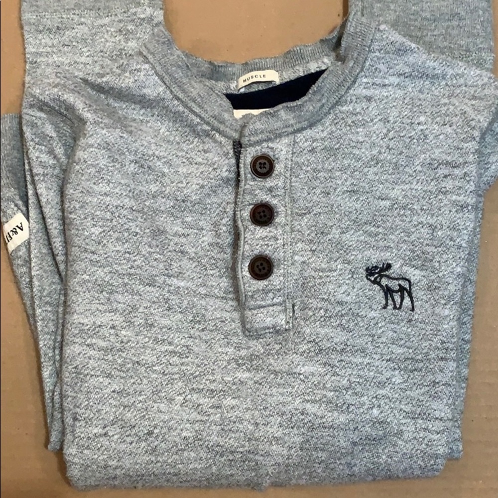 SALE!! Muscle fit sweatshirt. Abercrombie.    5